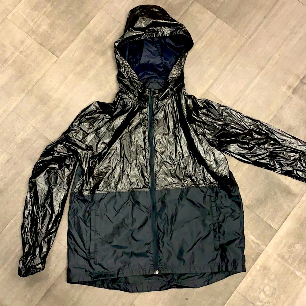 UA Underarmour Medium size black raincoat